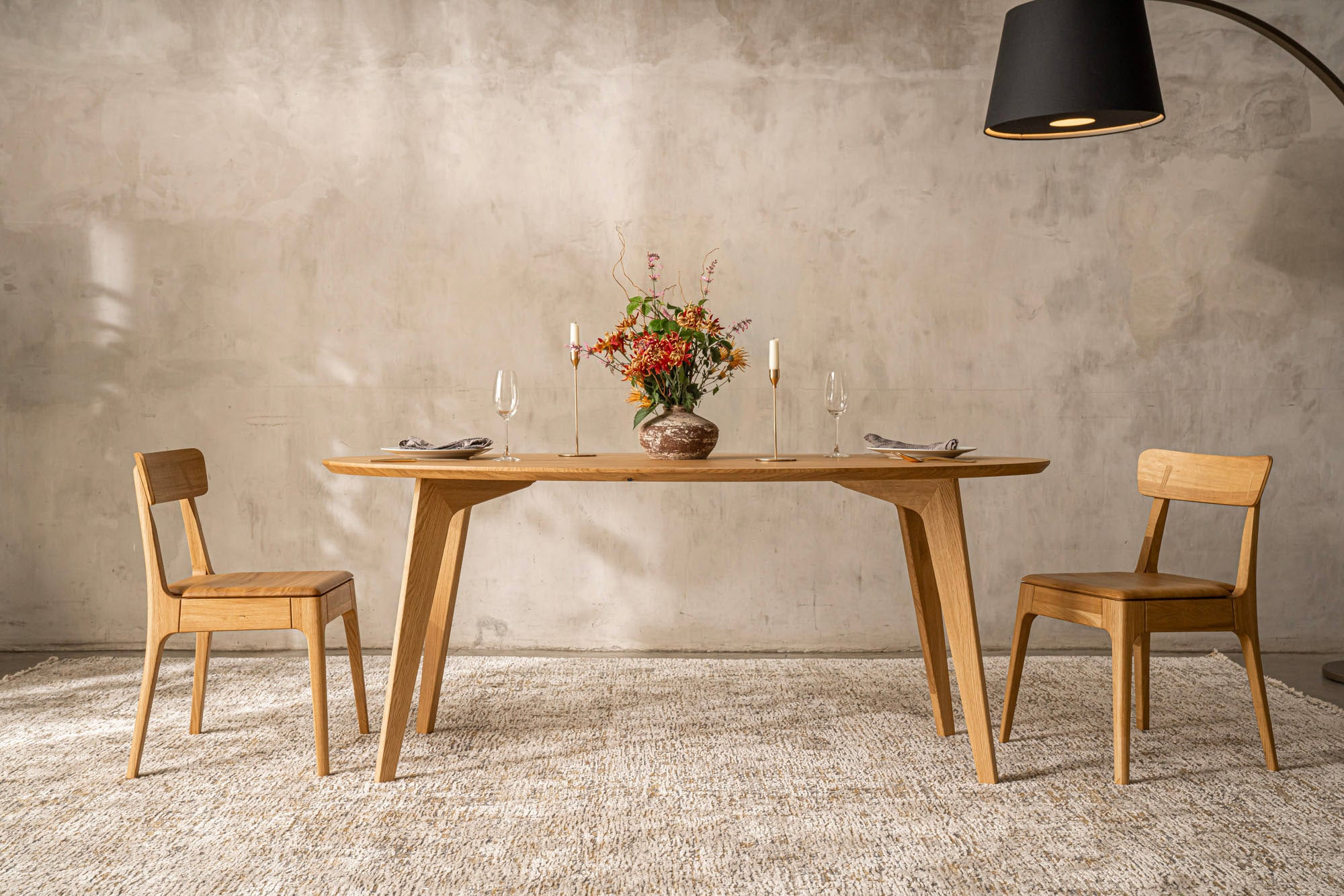 AMBER S Oval | Esstisch