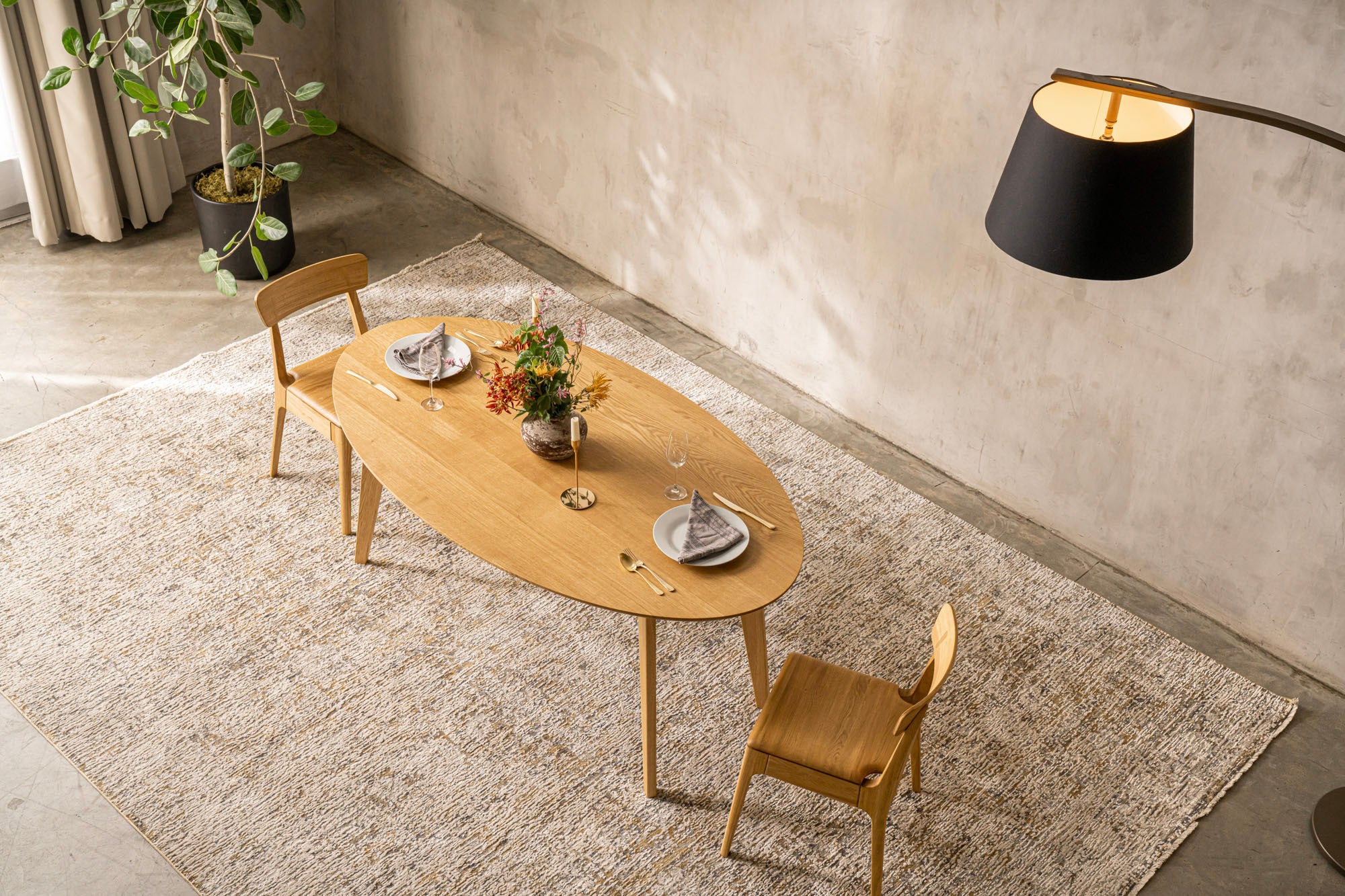 AMBER S Oval | Esstisch