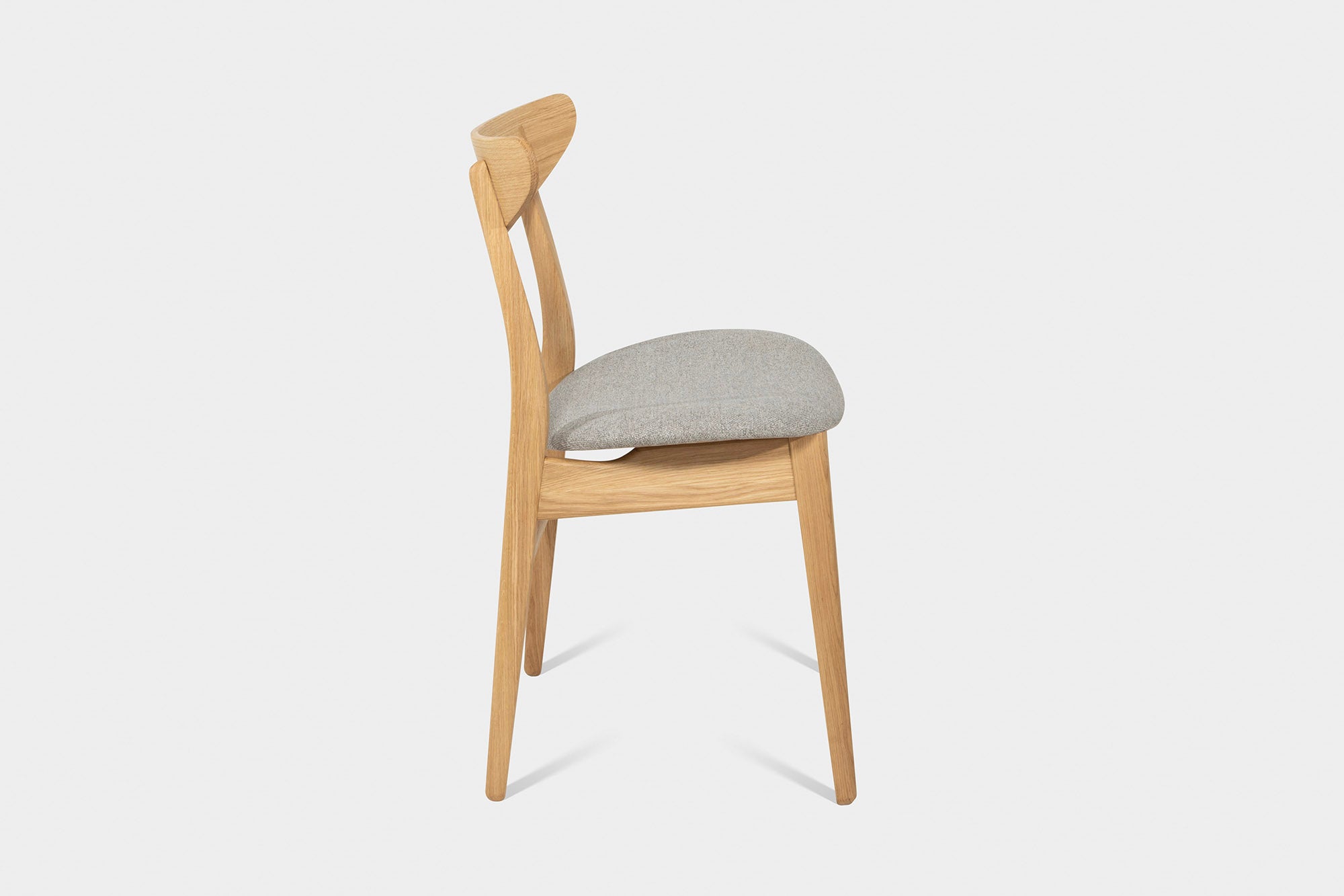 CAROLIAH | Handgefertigter Nussbaumstuhl für das Esszimmer