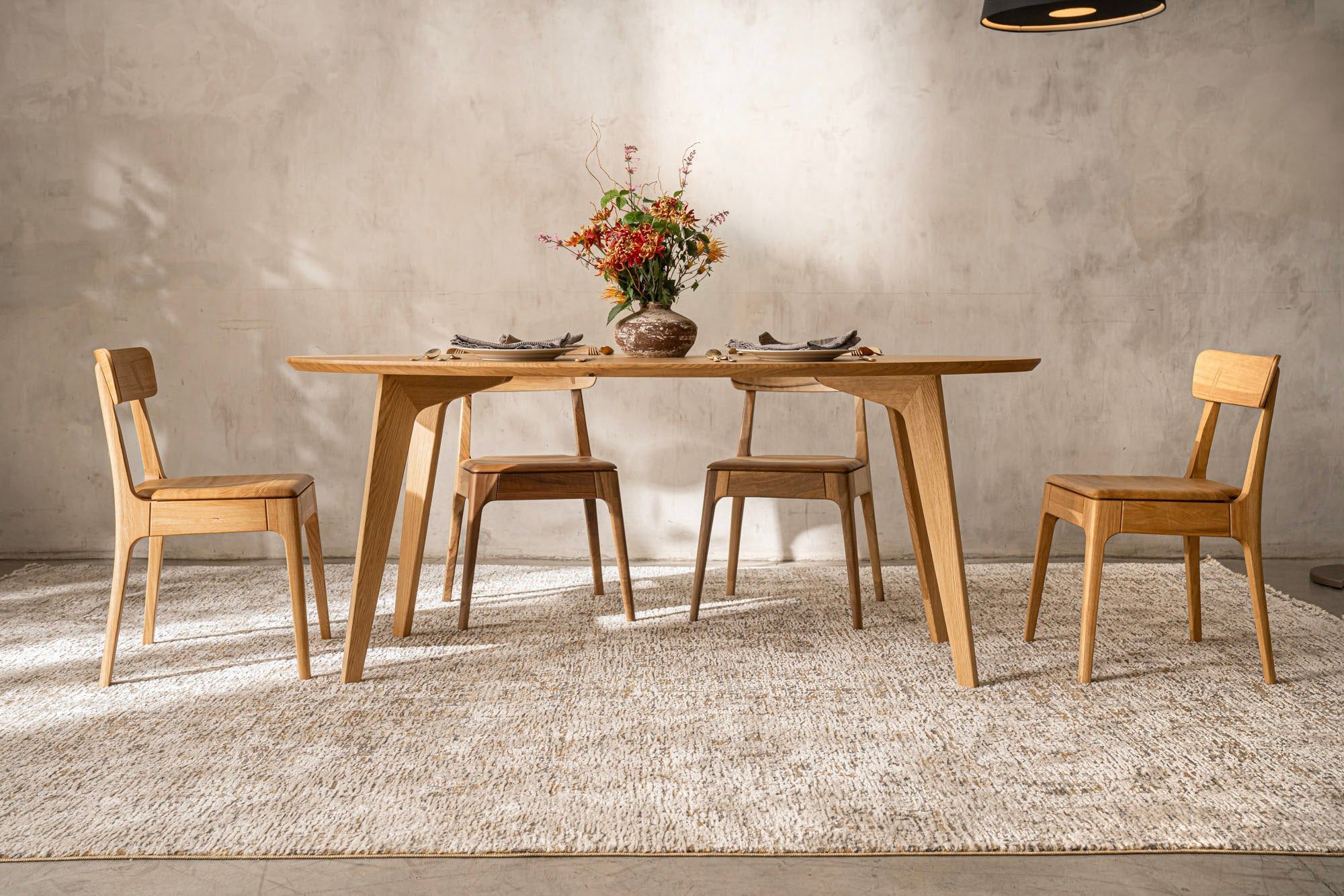 AMBER S Oval | Esstisch