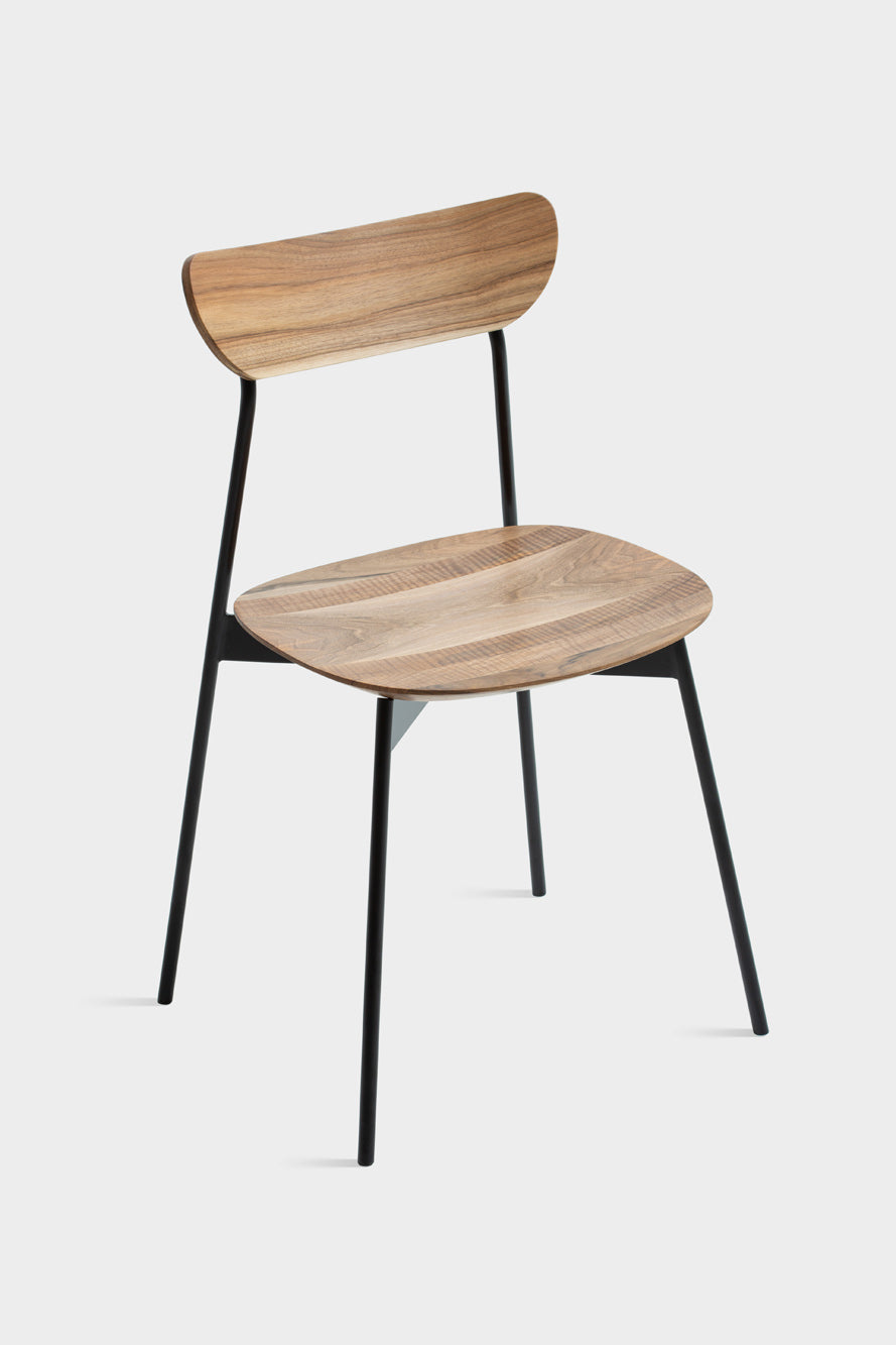 MAYA | Mid Century Modern Stuhl aus Nussbaum mit Metallbeinen