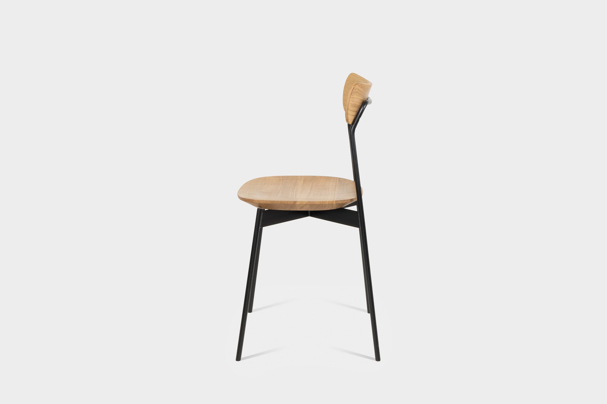 MAYA | Mid Century Modern Stuhl aus Eiche mit Metallbeinen